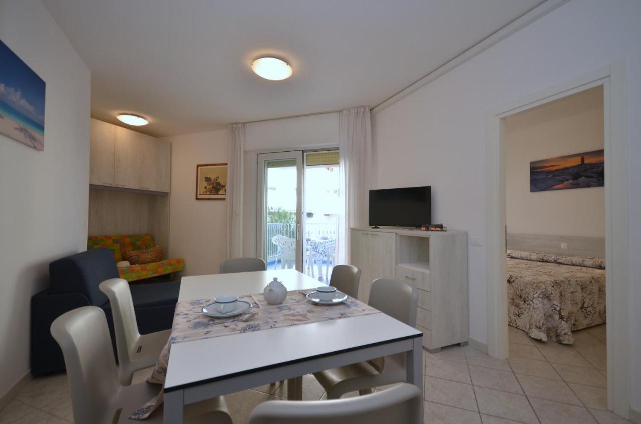 Ferienwohnung Residenza Marco Polo Lignano Sabbiadoro Exterior foto
